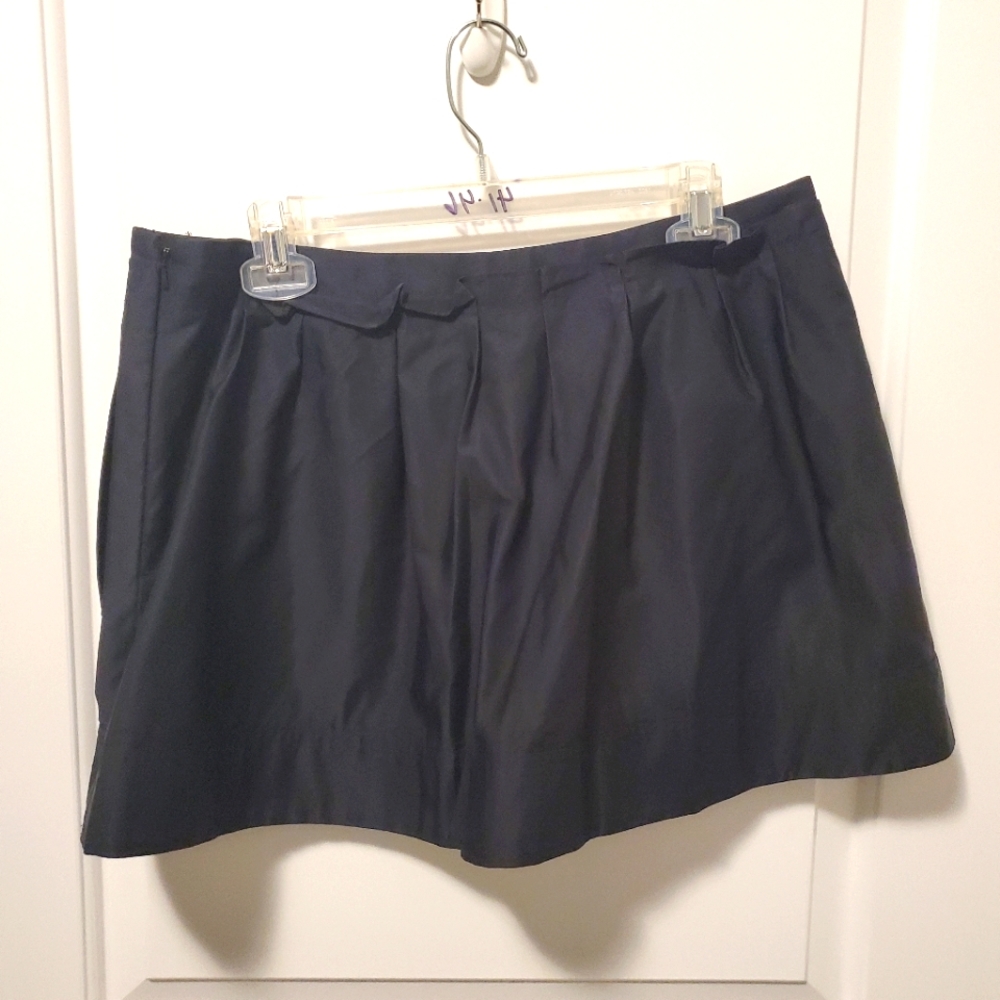 10/$30   🖤  EUC black pleated mini skirt